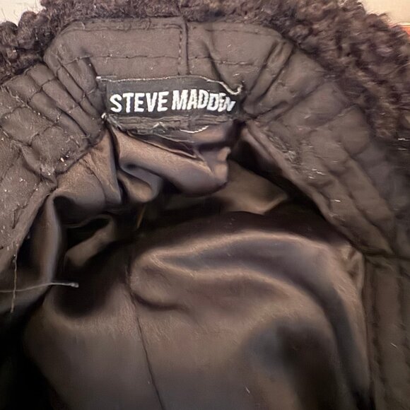 Steve Madden Quilted Winter Cap - Picture 3 of 3
